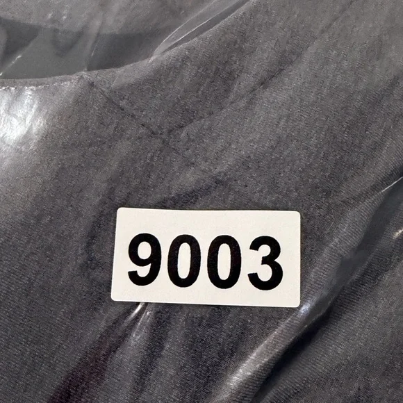 NWT The North Face Medium Men's Dark Gray Nylon Vest With Amazon Embroidery - Picture 7 of 7